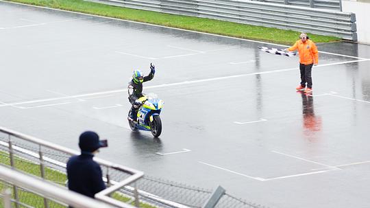 Победитель мотогонки на Кубок Губернатора МО в классе 600 куб. см Владимир Стрельник, Irina.Grinchenko, Лесной городок