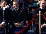 Принимают парад на Красной площади.