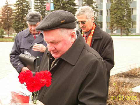 У памятника В. И. Ленину., Ленин и Сталин - наше знамя!, nkolbasov, Одинцово, Ново-Спортивная д.6