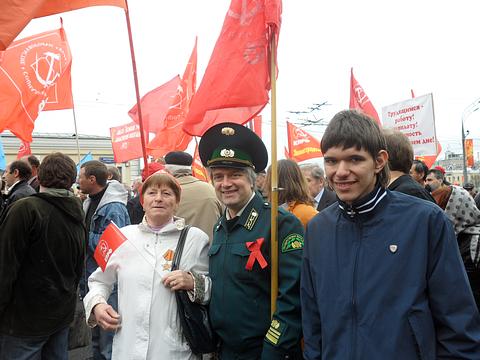 Член Одинцовского РК КПРФ Кошовский С. В., 1 мая на улицах Москвы., nkolbasov, Одинцово, Ново-Спортивная д.6